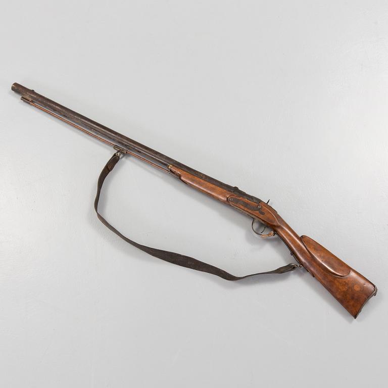 A percussion rifle from around year 1800.