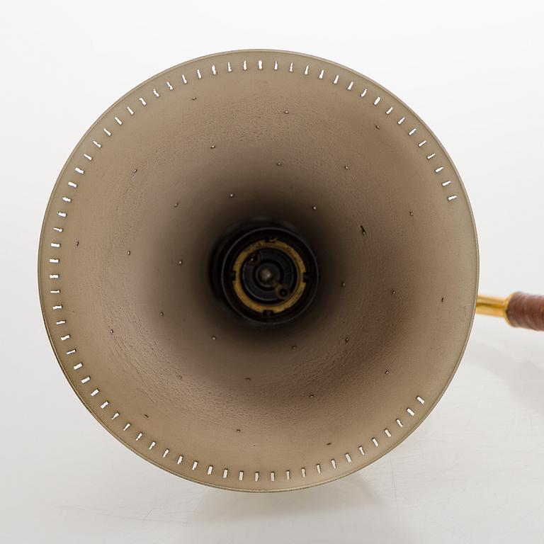 Paavo Tynell, a mid-20th century '9224' table lamp for Taito Finland.