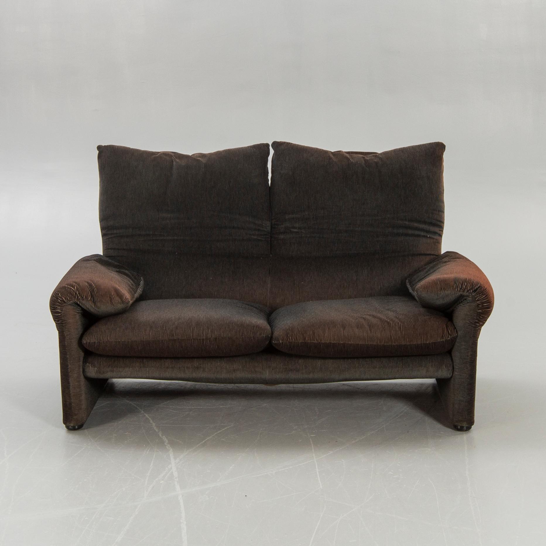 Vico Magistretti, sofa "Maralunga" for Cassina later part of the 20th century.