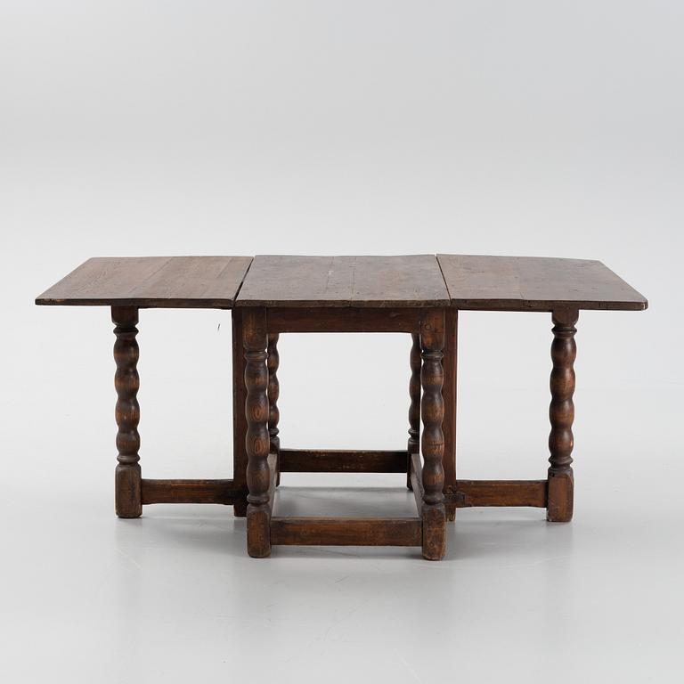 A baroque gate-leg table, 18th century.