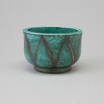 WILHELM KÅGE, an 'Argenta' stoneware bowl from Gustavsberg, 1930's/40's.