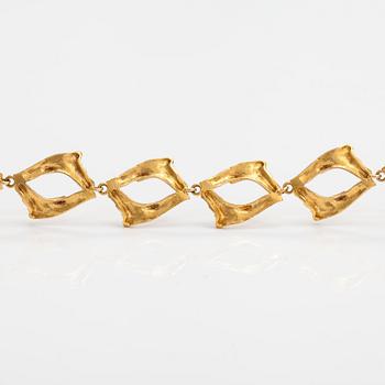 Helky Juvonen, A 14K gold bracelet. Westerback, Helsinki 1972.