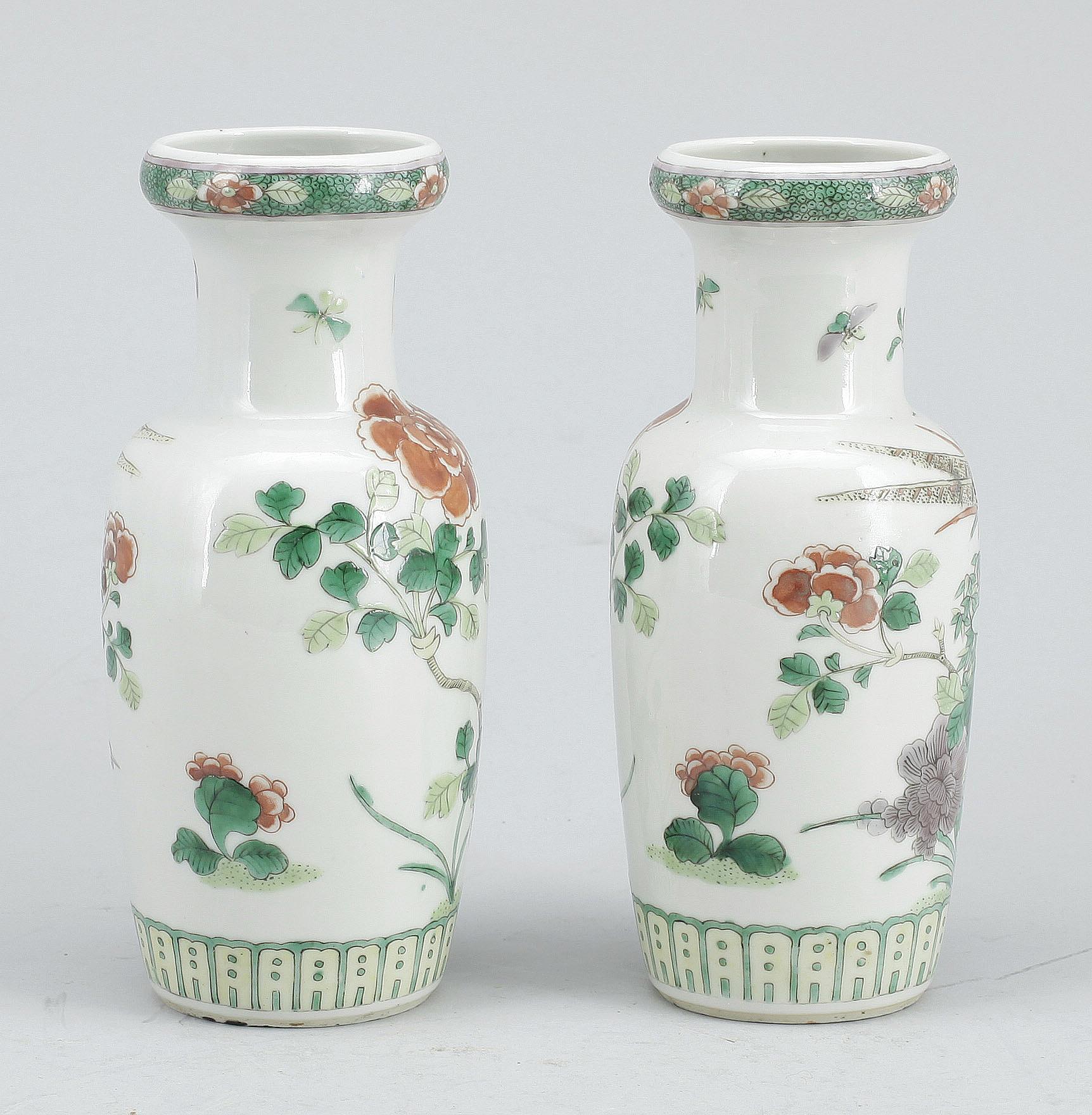VASER, ett par, porslin, KangXi-stil, Kina, 1900-tal.