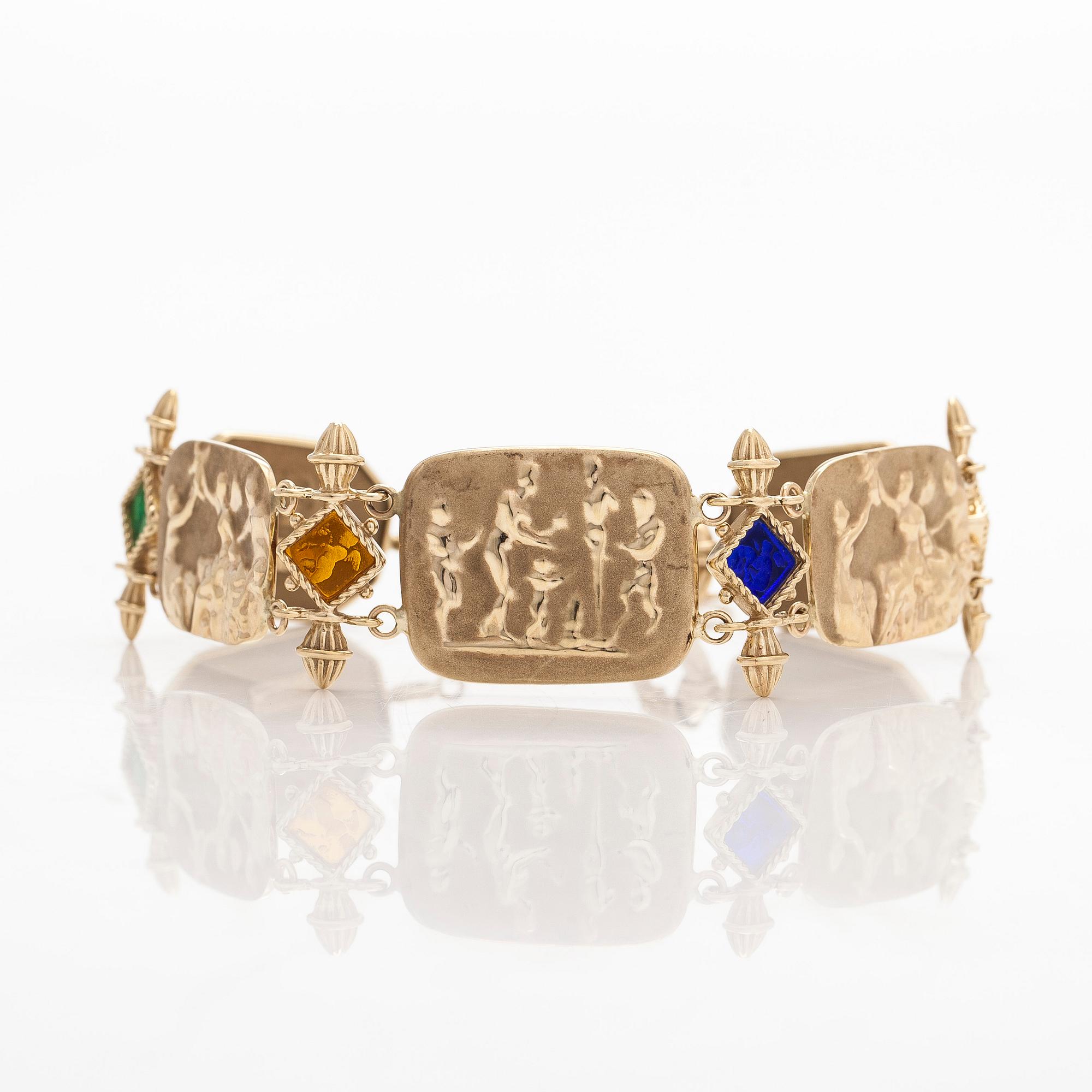 Tagliamonte, a 14K gold bracelet with glass intaglio, Italy.