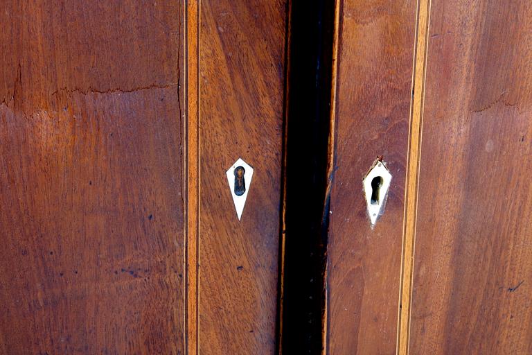 HÖRNSKÅP, England, 1800-talets början.