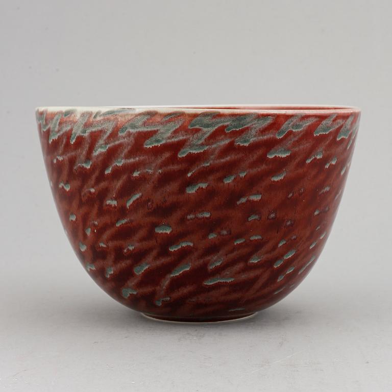 Inger Persson, a stoneware bowl, numbered 8983.