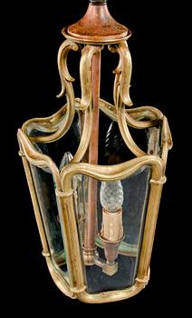 TAKLAMPA, 1900-talets andra hälft. Höjd 53 cm.