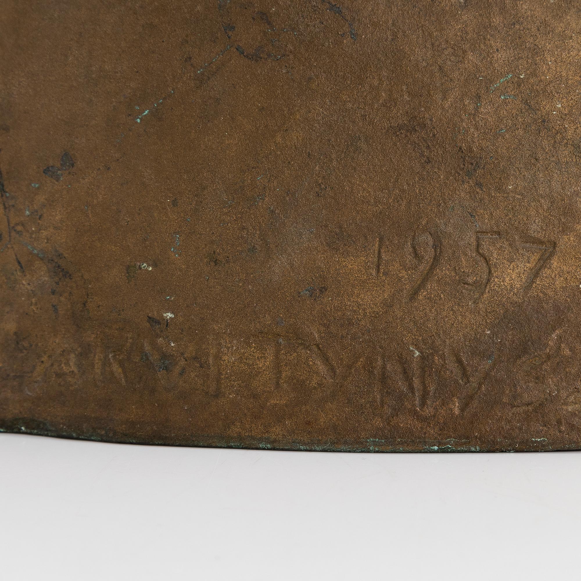 Arvi Tynys, Naisen rintakuva.