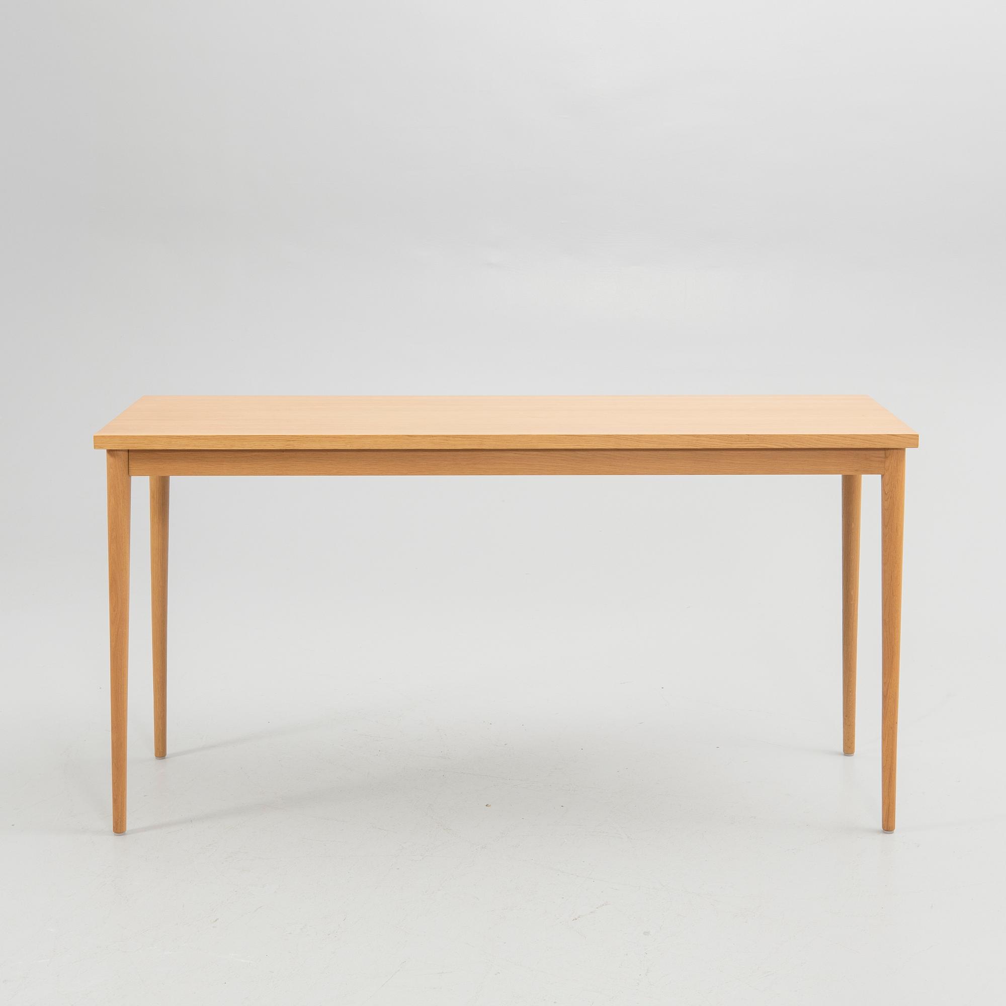 Jonas Lindvall, Bord samt pallar, 9 delar, "Oak", för Skandiform.
