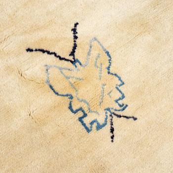 Matta, semiantik Kina, ca 267 x 185 cm.