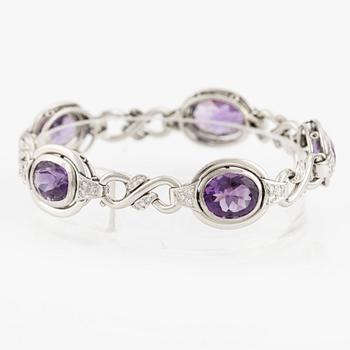 Bracelet, 14K white gold with amethysts and diamonds.