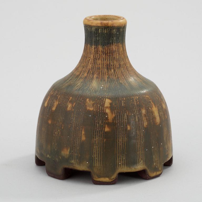 A Wilhelm Kåge 'Farsta' stoneware vase, Gustavsberg Studio 1955.