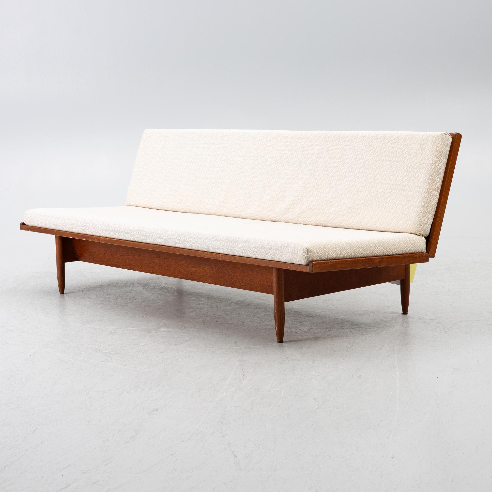 A 1950's/60's sofa/foldable bed.