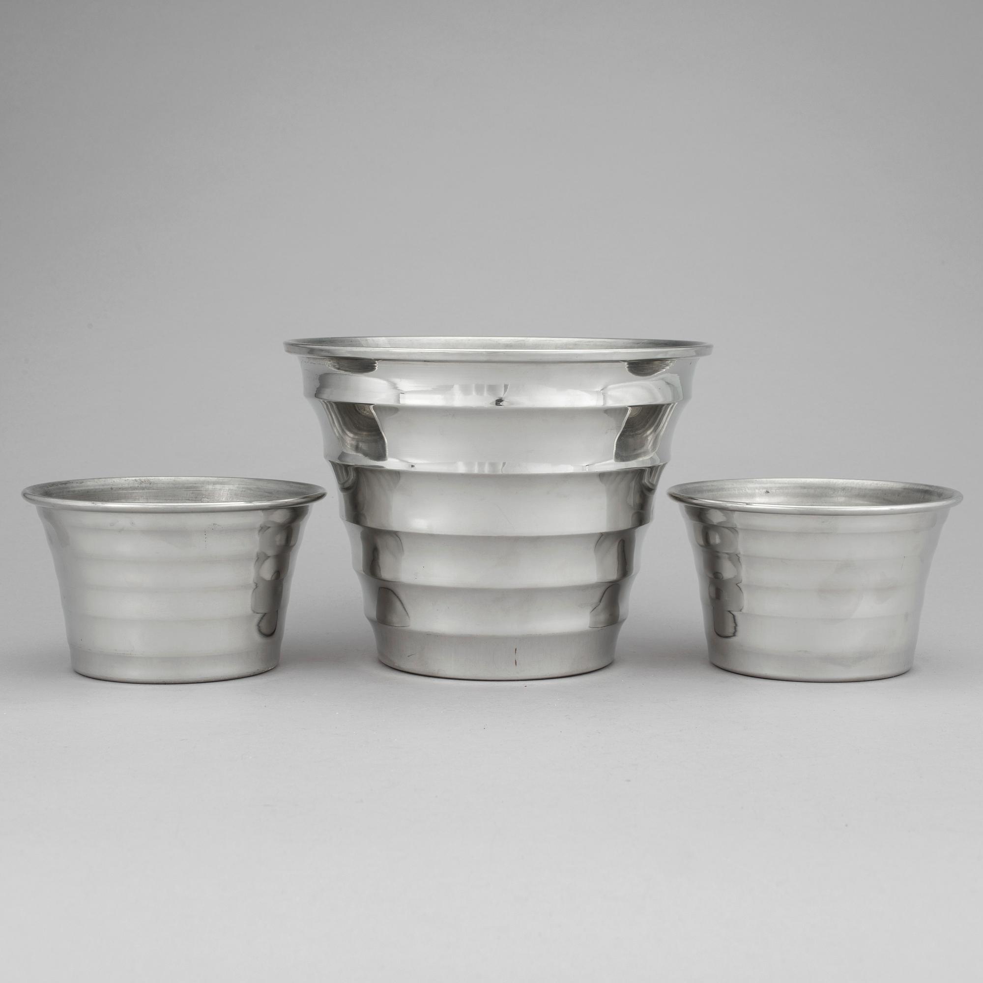 ESTRID ERICSON, ytterfoder 3 st, Firma Svenskt Tenn, Stockholm 1993. Modellen formgiven under 1920-talet.