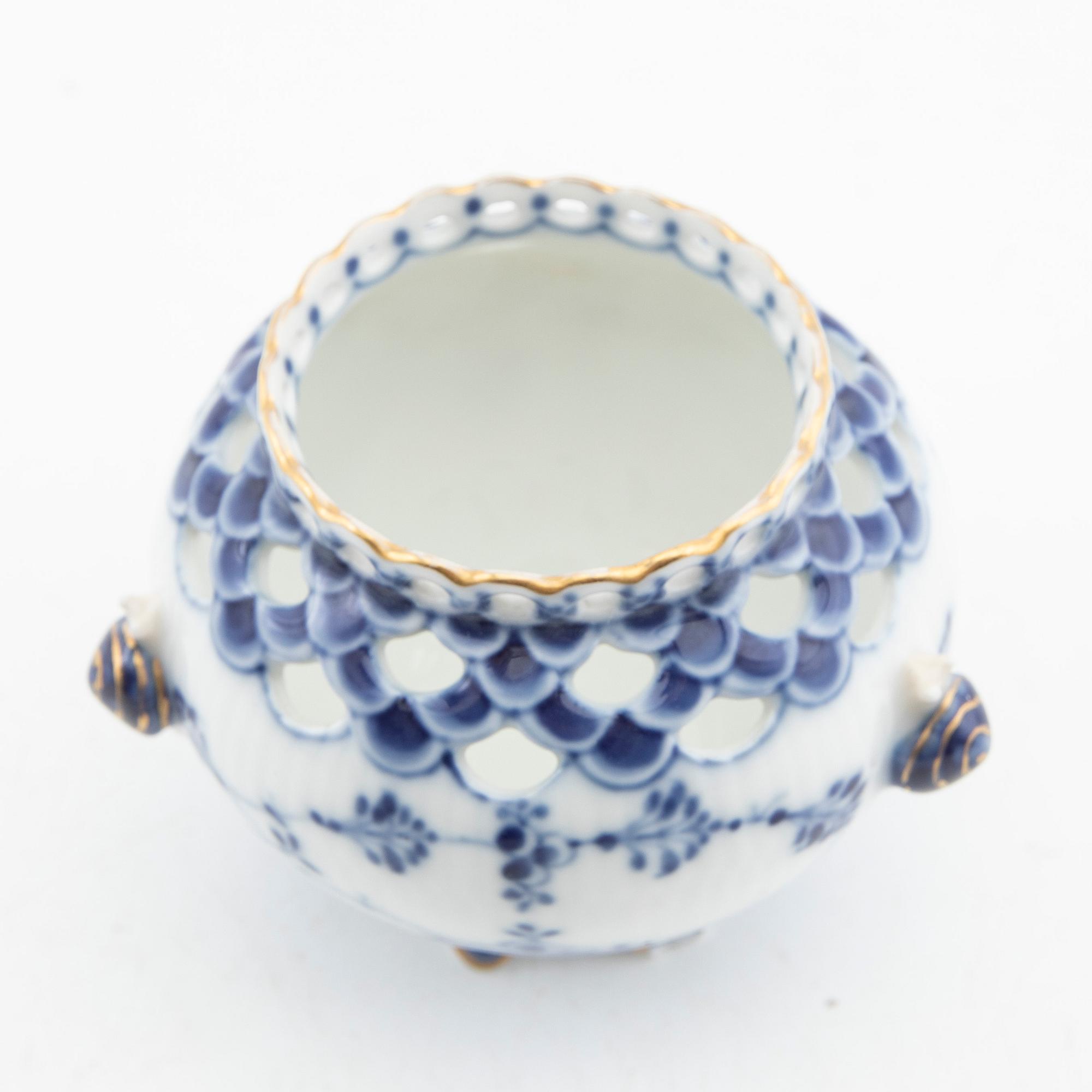 Royal Copenhagen, Skål, porslin, "Musselmalet helblonde", Danmark, 1900-tal.