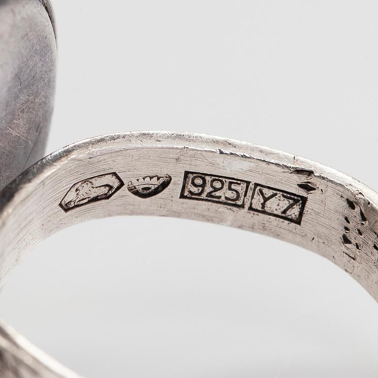 Nanny Still, ring, titan, silver, Kultakeskus 1976.