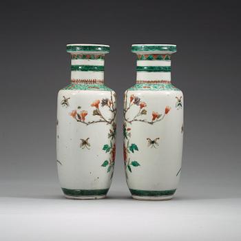 VASER, ett par, porslin. Qingdynastin, 1800-tal.