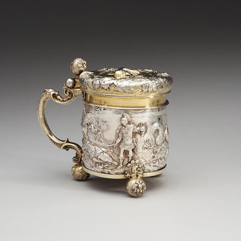 A Swedish 17th century parcel-gilt tankard, makers mark of Nicolaus Breuman, Stockholm (-1666-1676(1677-)).