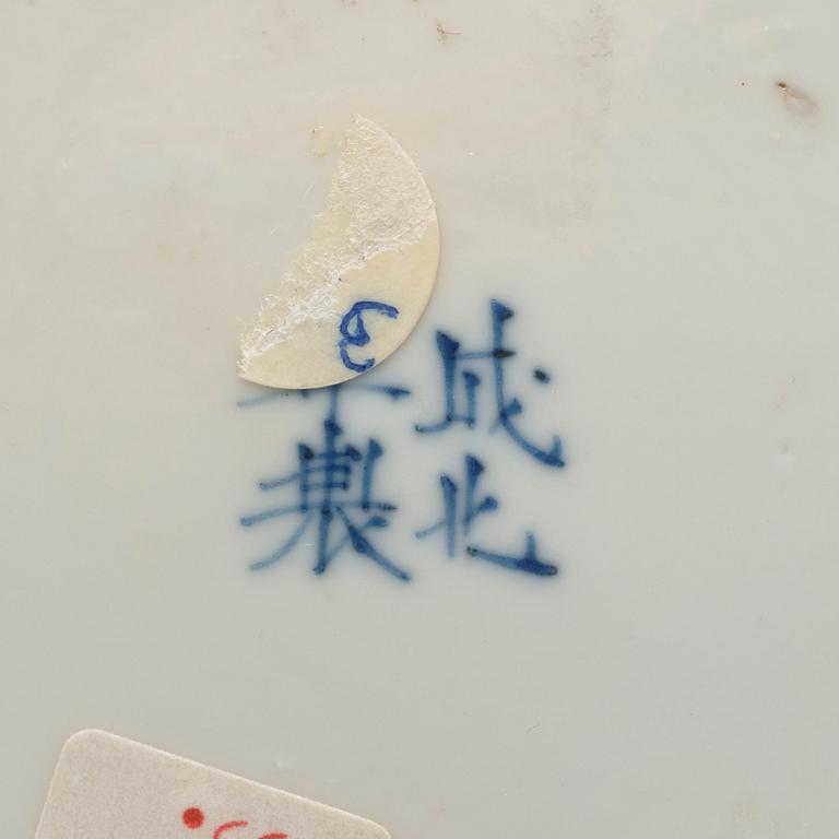 A group of six blue and white dishes, Qing dynasty, Kangxi (1662-1722).