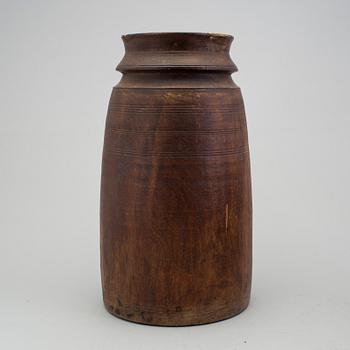 A 17th century lathed container.