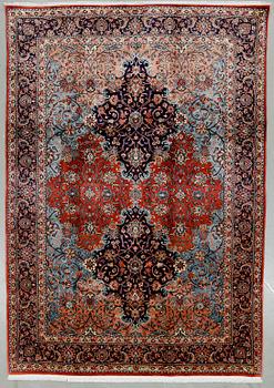 MATTA, Sarouk, ca 298x207 cm.