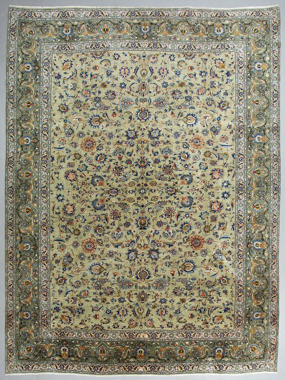 A carpet Kashan, 400 x 297 cm.