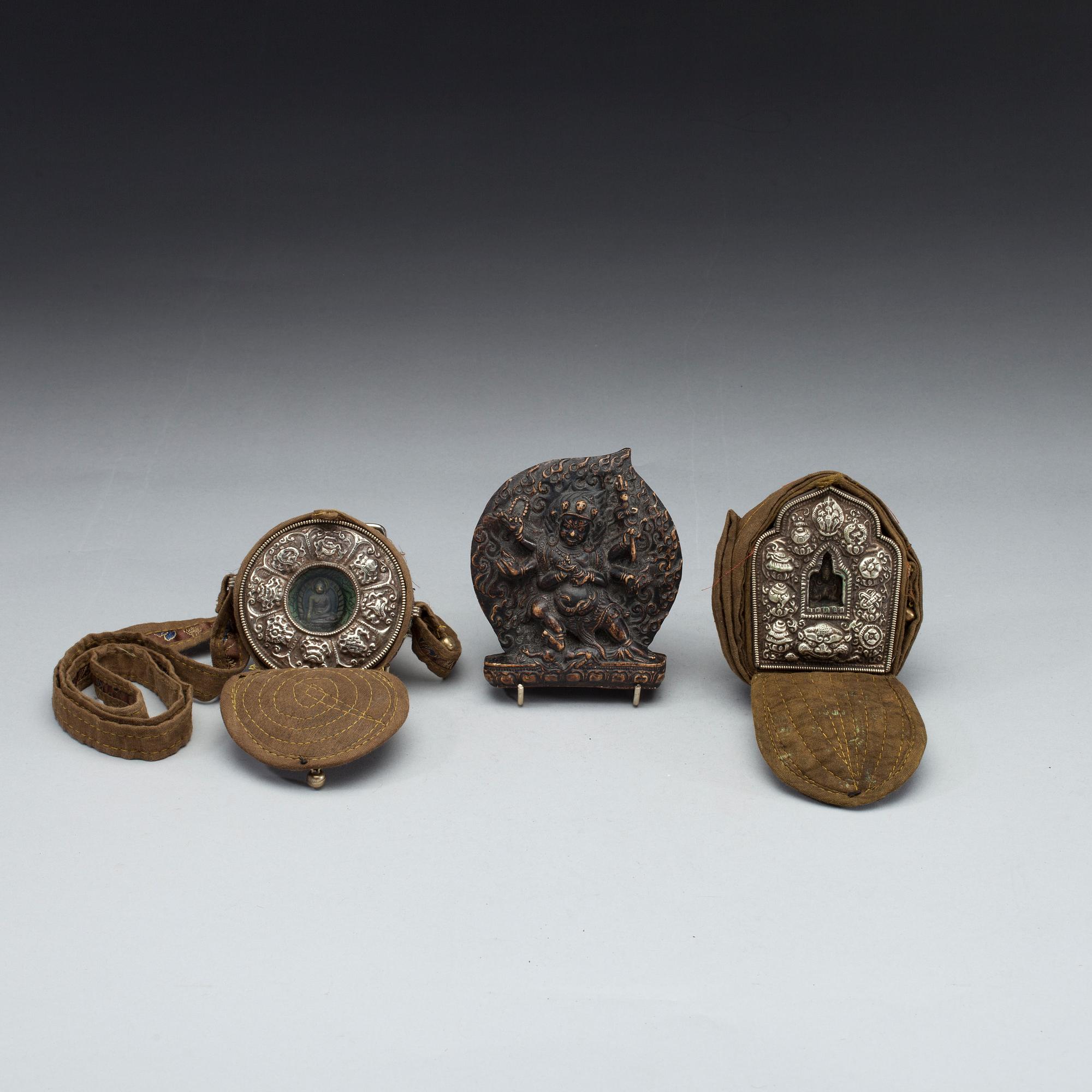 RESEIKONER, 2 st, "Ghau" och VOTIVBILD "Tsa-Tsa" 1900-tal.