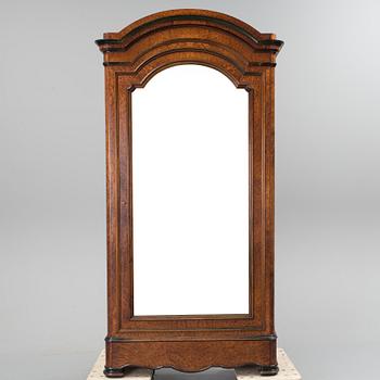 SKÅP, med fasettslipat spegelglas, rotfanér, 1800-talets slut.