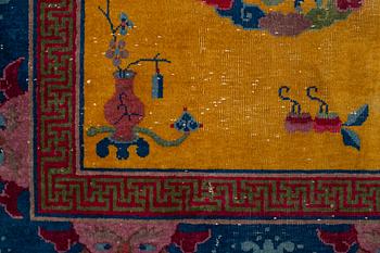 Matto, semi-antique China, art deco, ca 322,5 x 243-247,5 cm (as well as ca 1-1,5 cm flat weave at the ends).