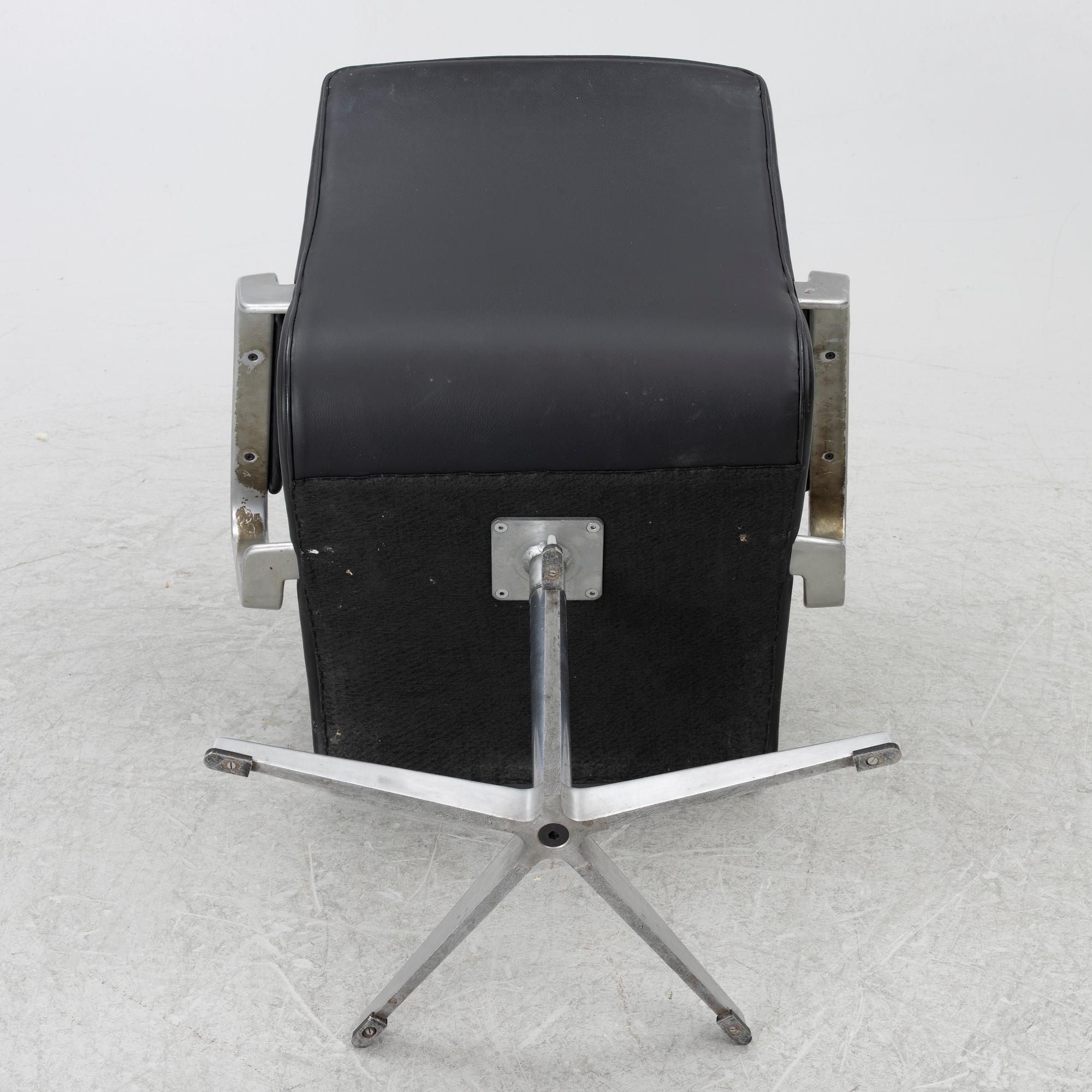 Arne Jacobsen, an 'Oxford' chair, Fritz Hansen, Denmark, 1969.
