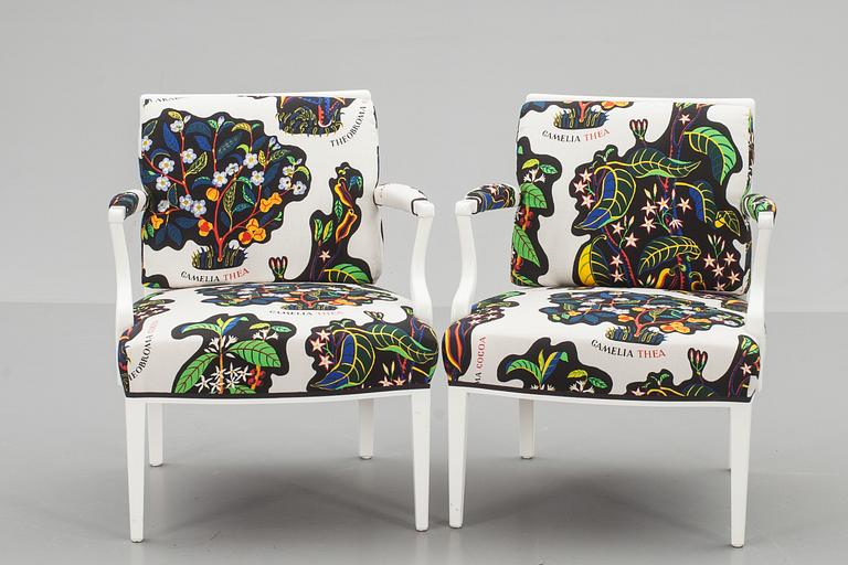 KARMSTOLAR, ett par Josef Frank.