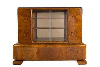 A German Art Deco cabinet from Deutsche Wohnkultur.