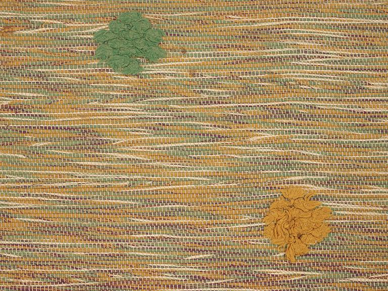 CARPET. Flat weave with rags and pile ornaments. 308,5 x 234,5. Sweden first half of the 20th century.