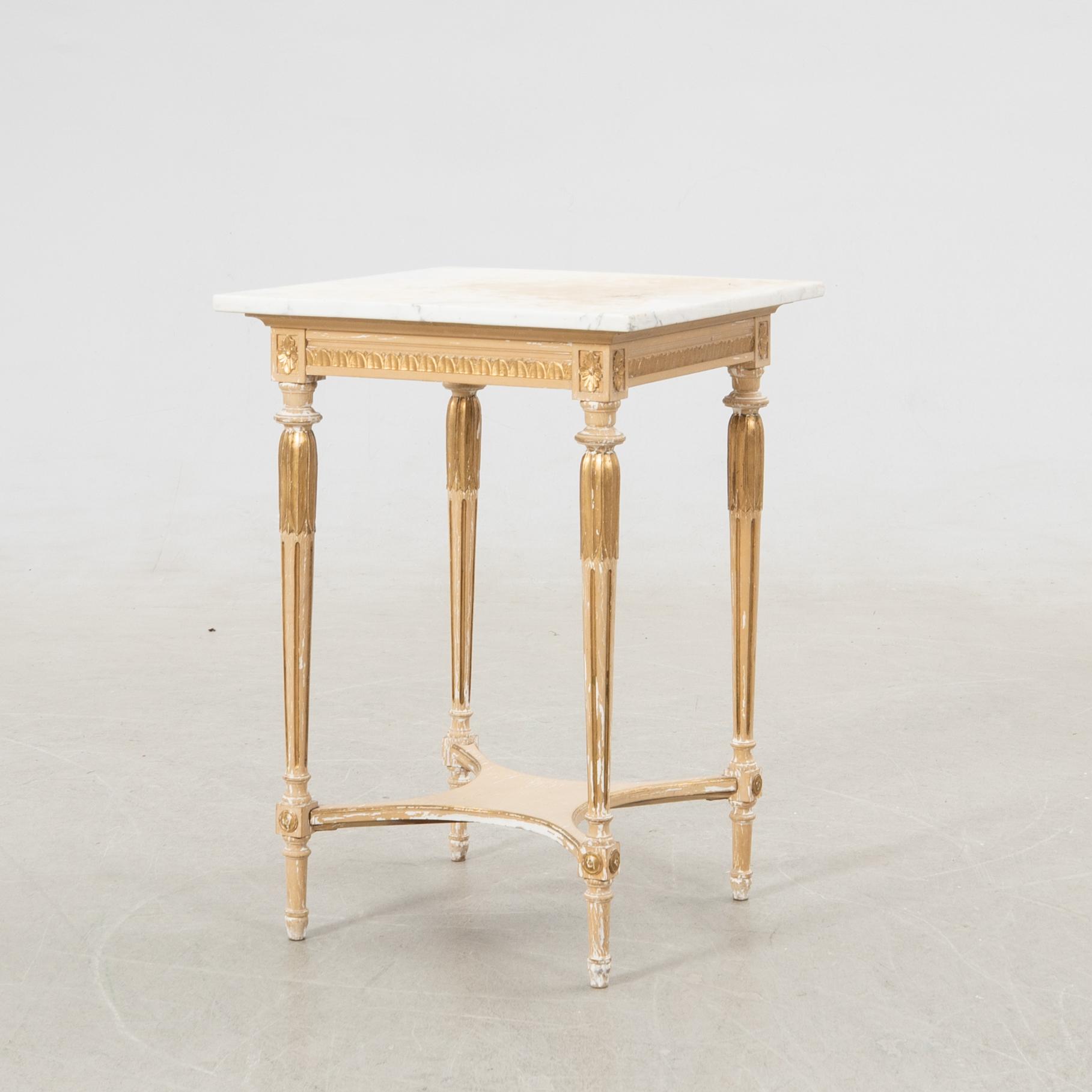 Side table/Pedestal Gustavian style first half of the 20th century.