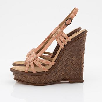 Bottega Veneta, a pair of wedge leather sandals, size 36.