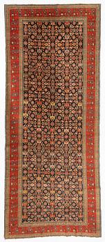 An antique/semi-antique Karabagh kelleh, c. 476 x 297 cm.