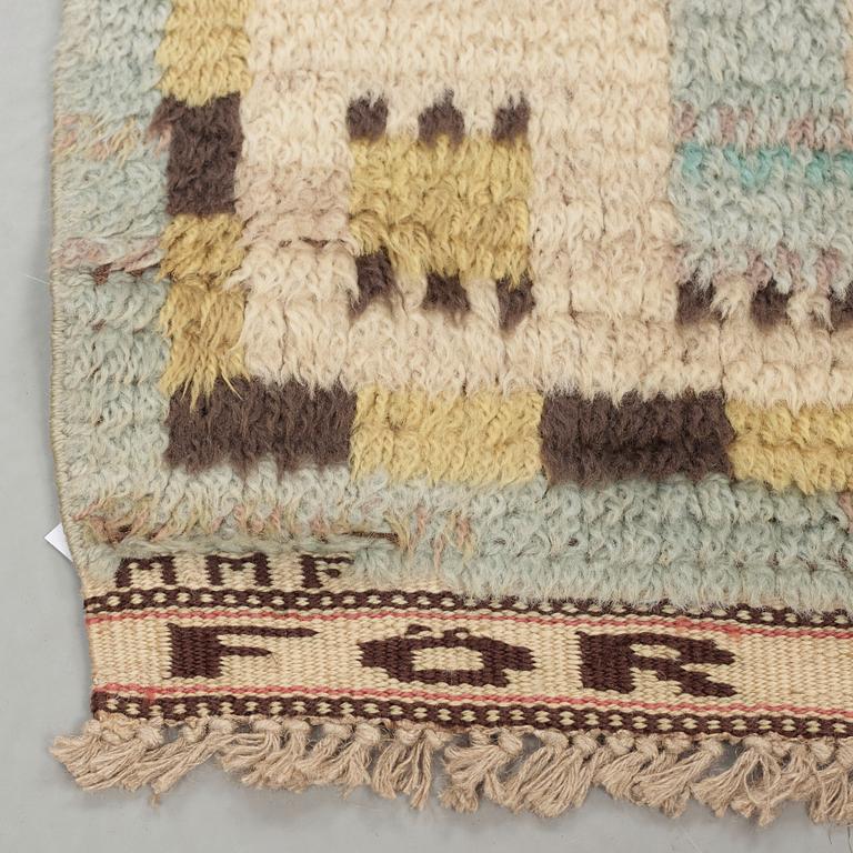 MATTA. "Turkos ryan". Rya. 201 x 103,5 cm. Signerad MMF.