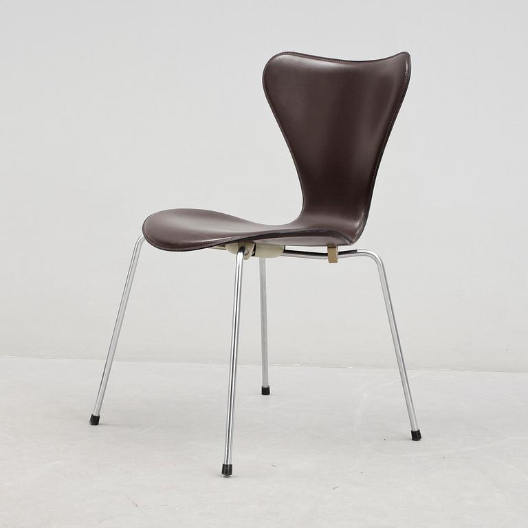 STOL, "Sjuan", Arne Jacobsen, Fritz Hansen, formgiven 1955.