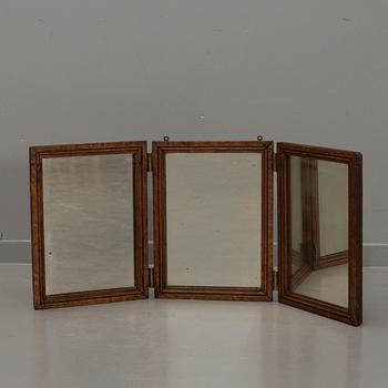 An app. 1900 mirror.