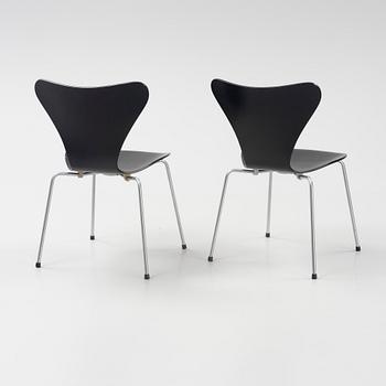 Arne Jacobsen, stolar, 8 st, "Sjuan", Fritz Hansen, Danmark, 1968.