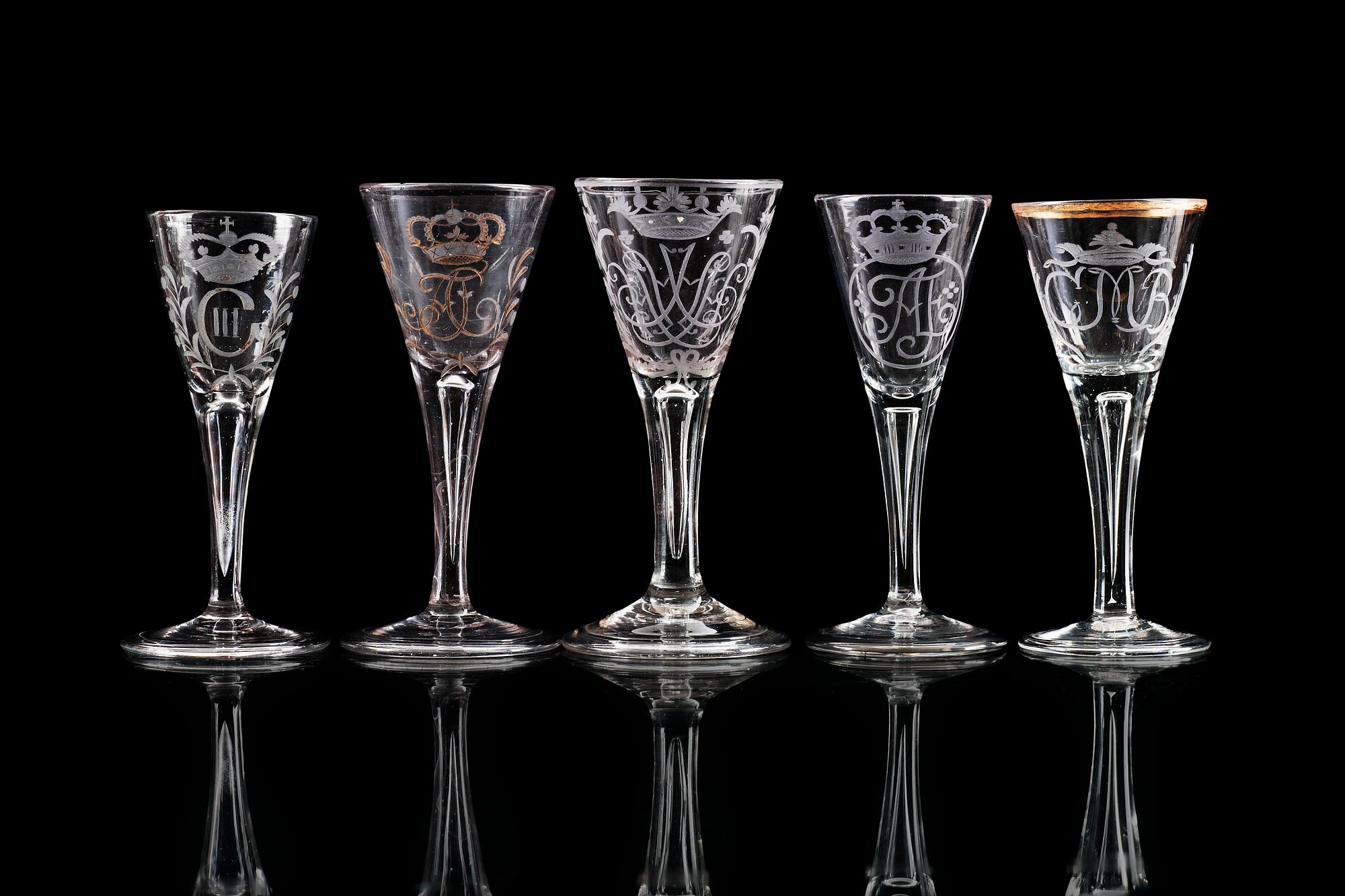 SPETSGLAS, fem stycken, olika. Sverige, 1700-tal.
