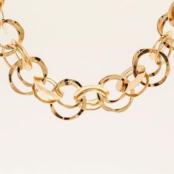 An 18K gold necklace by Cusi Italy.