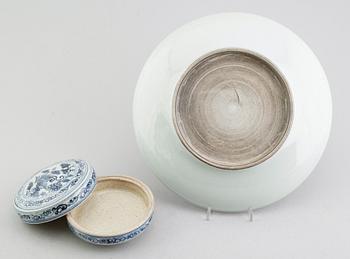 FAT SAMT LOCKDOSA, porslin, Kina, 1900-/2000-tal.