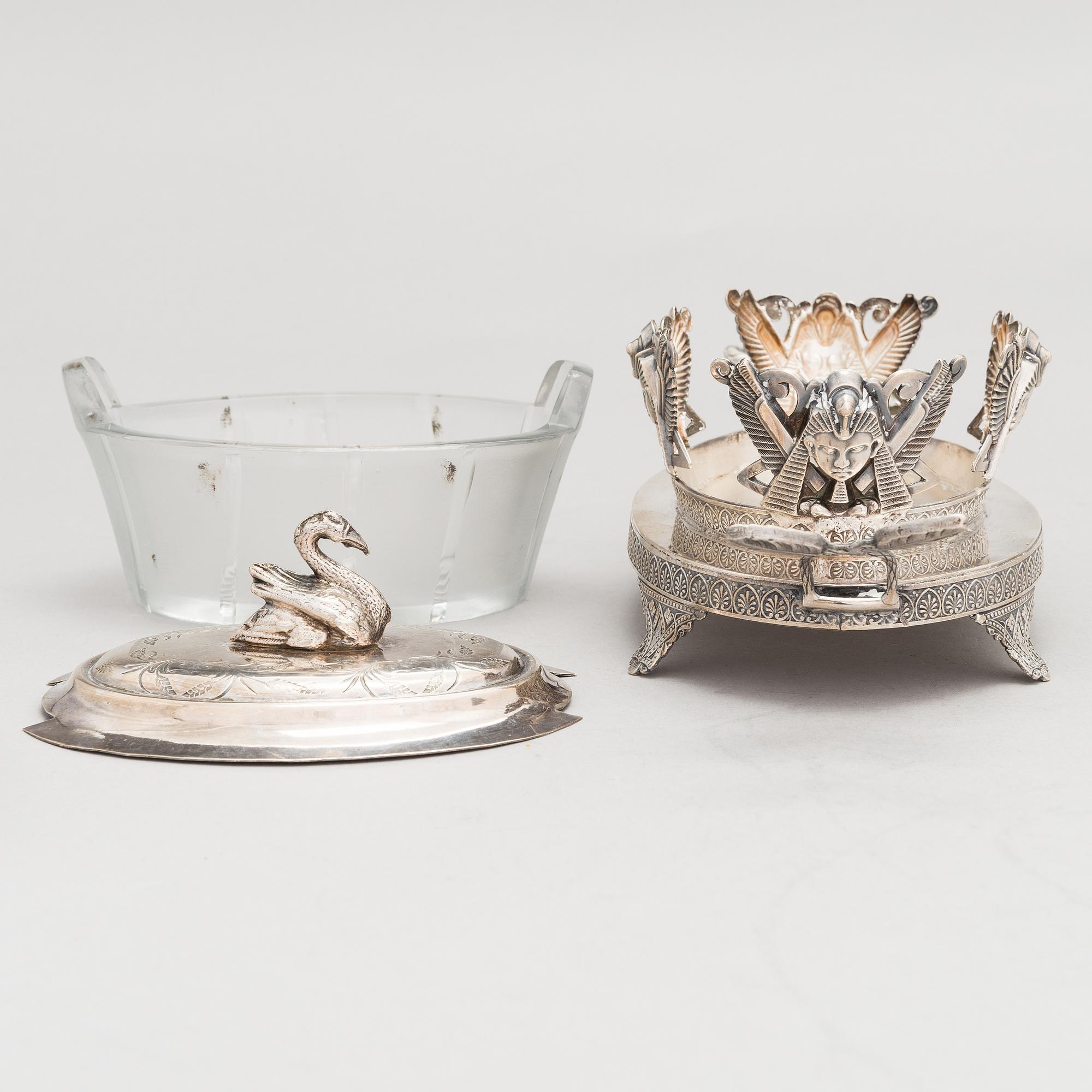 An 'Egyptian Empire style' caviar bowl c. 1900.