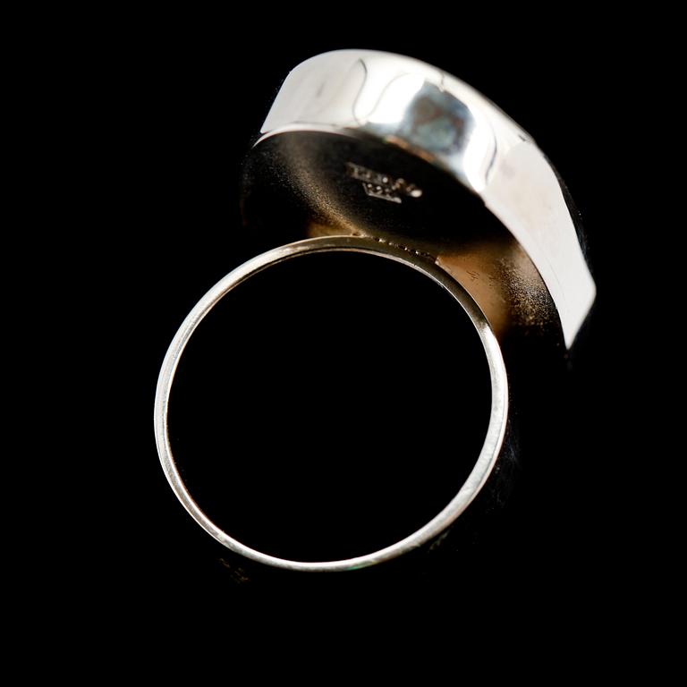 RING, silver, med labradorit, Hans Prybil, sign.