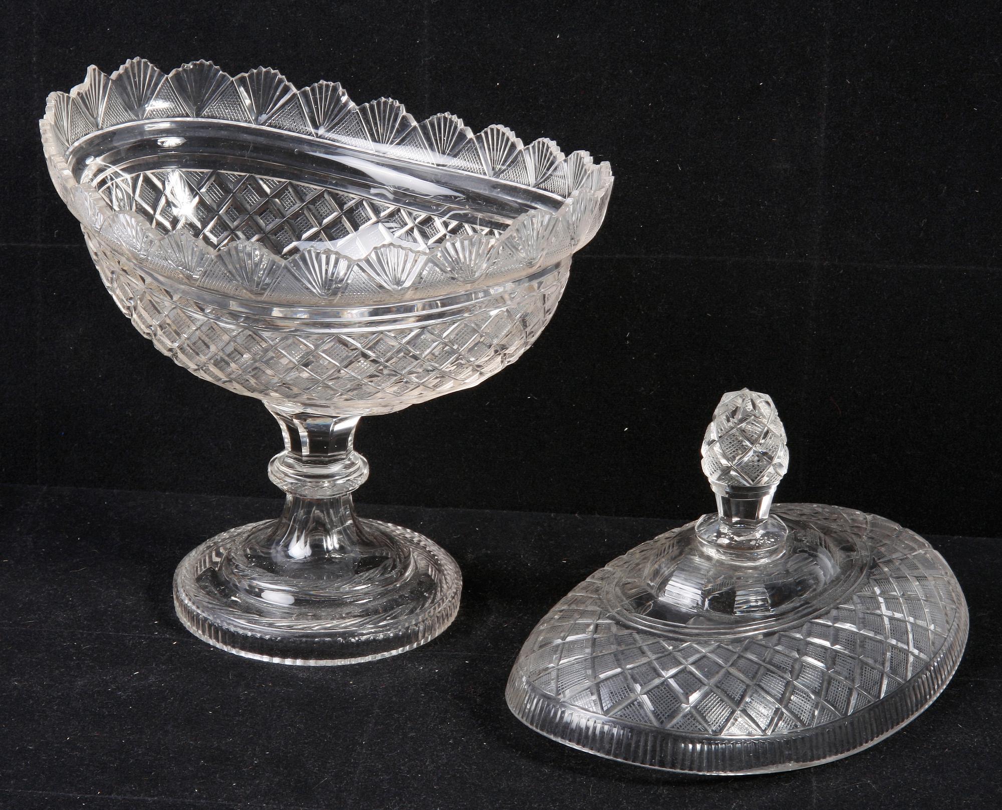 BONBONJÄR, glas, 1800-talets andra hälft.