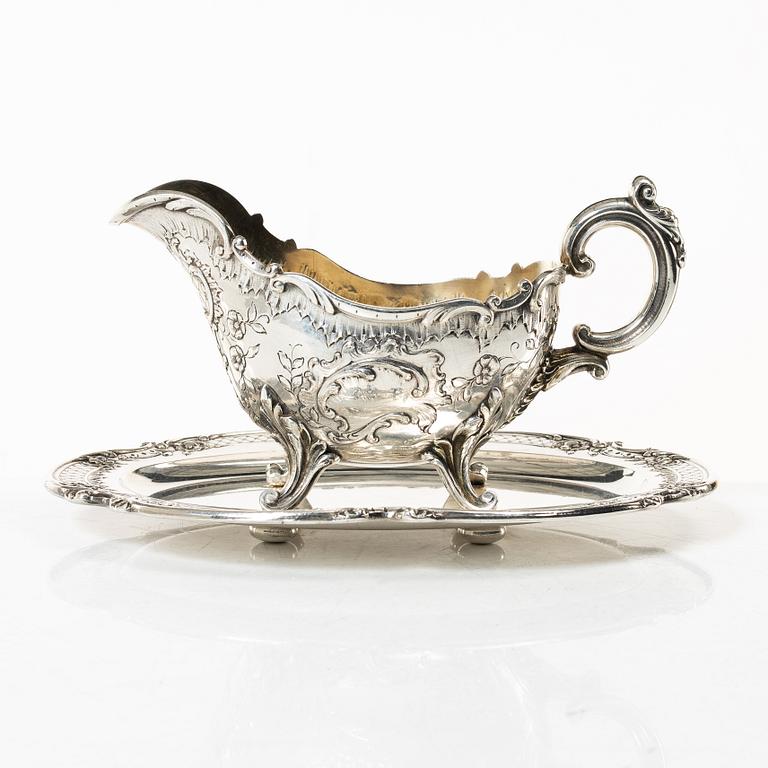 J.H Werner, sauce boat on tray, silver, Rococo style, Germany early 20th century.