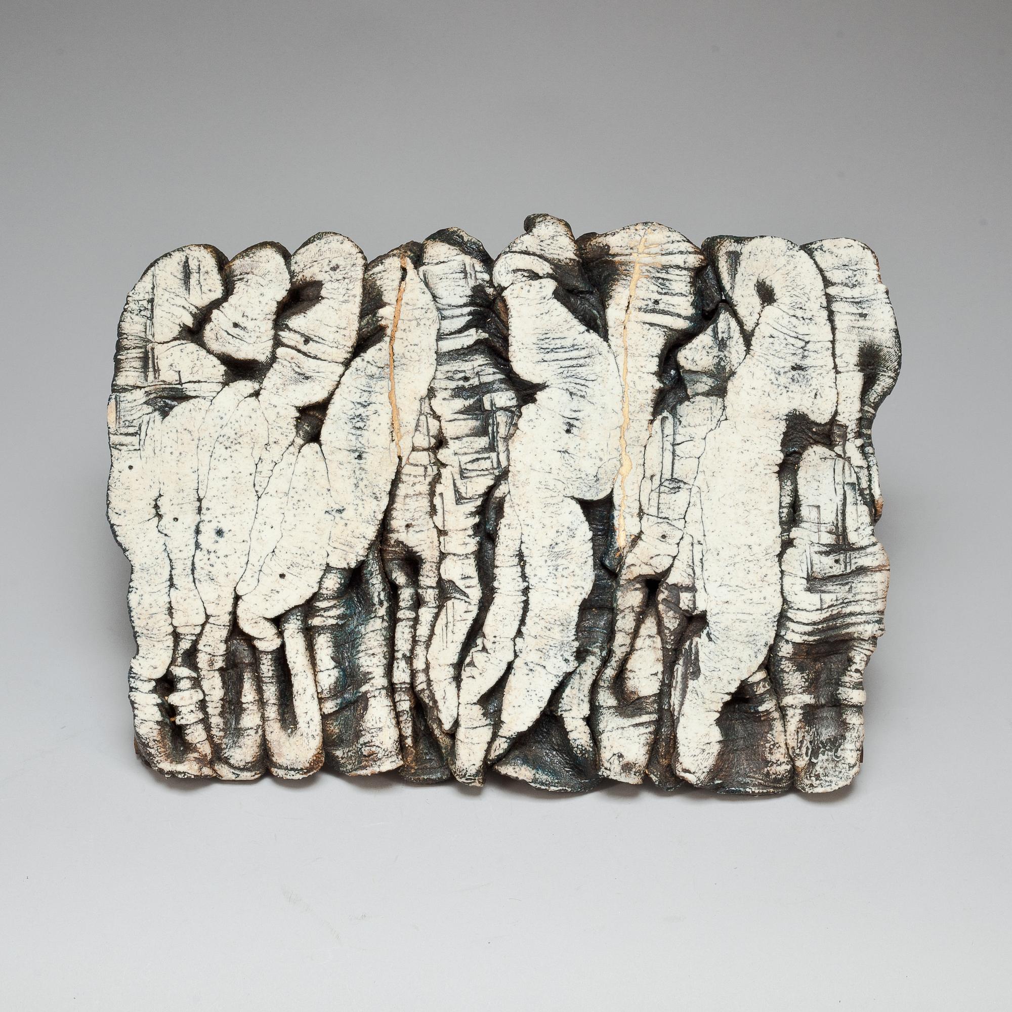 VÄGGSKULPTUR, stengods, Ulla Viotti, signerad.