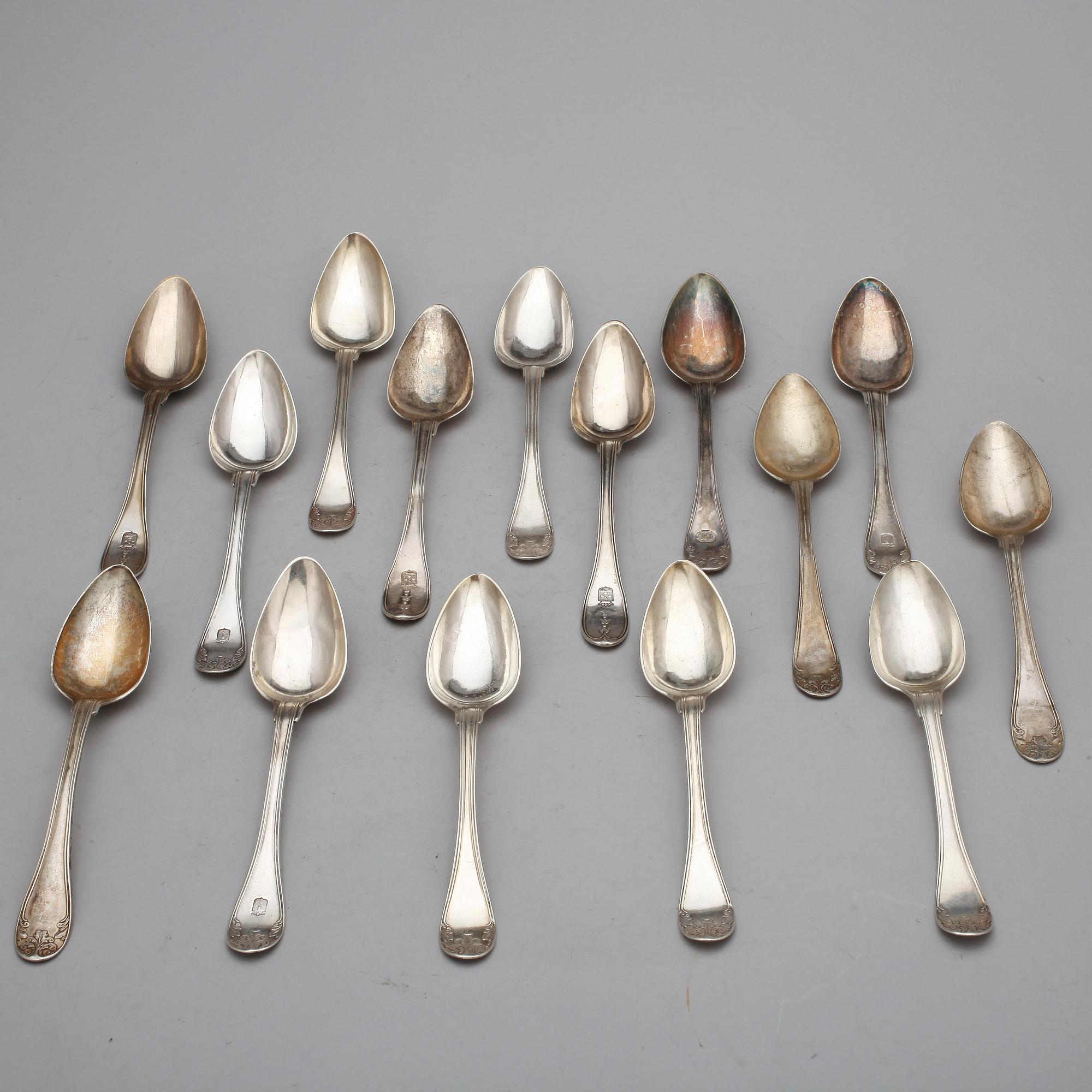 DESSERTSKEDAR, 15 st, silver, bland annat Pehr Zethelius, 1802, Stockholm. 1800-talets första hälft. Vikt ca 600 gram.