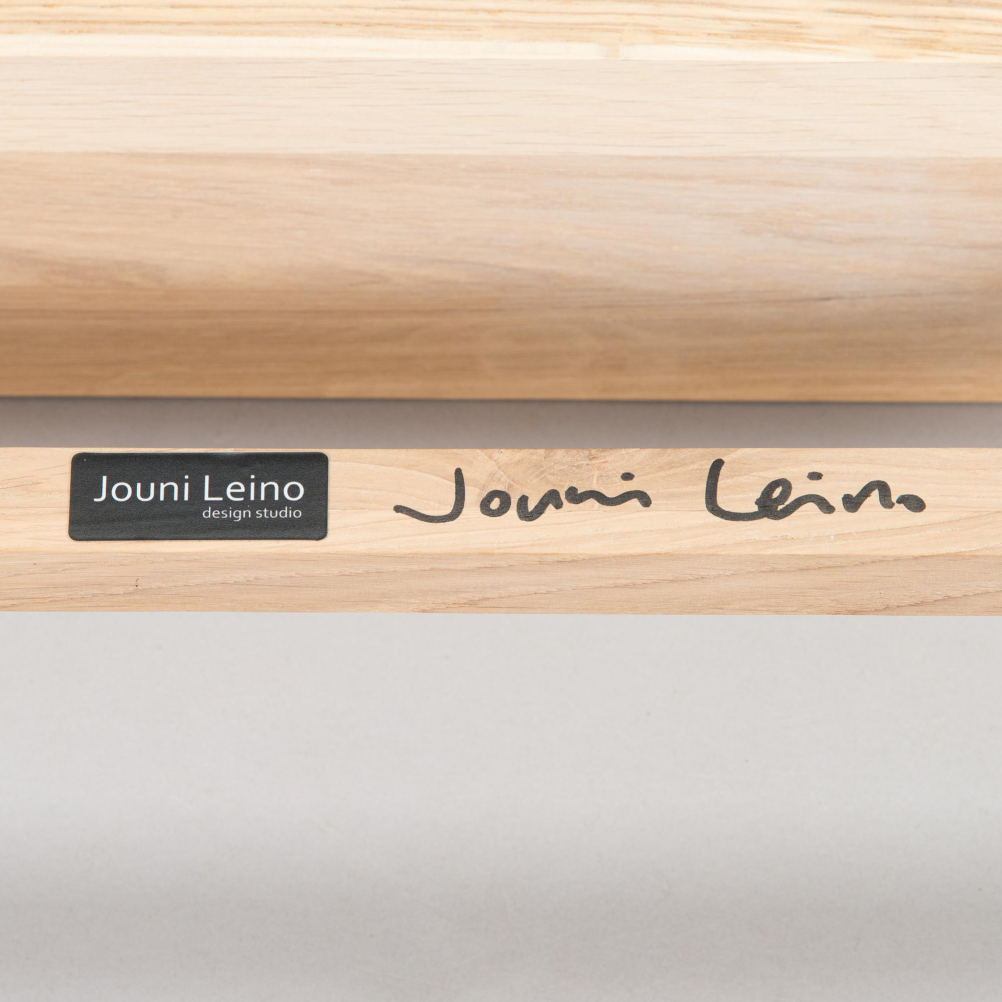 Jouni Leino, Vägghylla, ByAtos 2020. Signerad Jouni Leino.